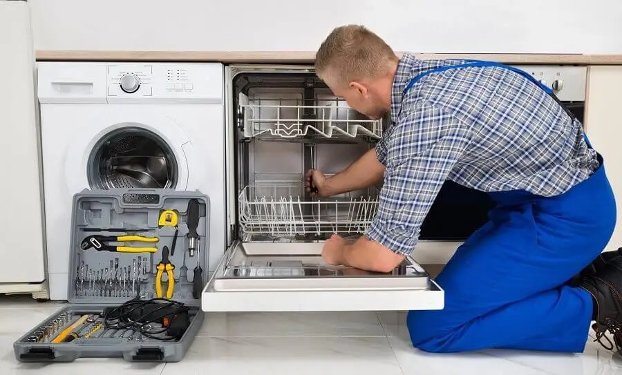Yığılca Finlux servisi teknisyen ekibi beyaz eşya tamiri yaparken